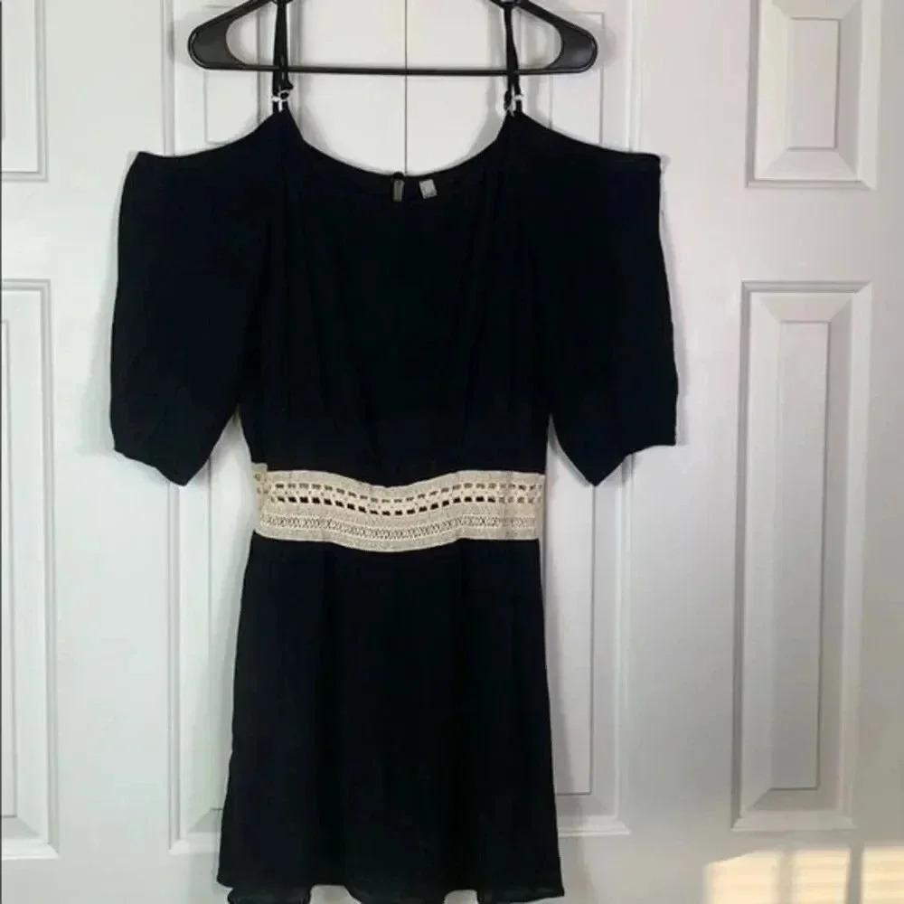 Entro medium cold shoulder festive lace waist dress